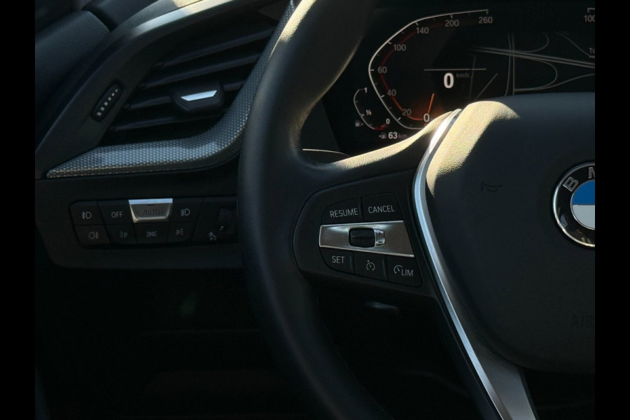 BMW 1-serie 118i High Executive | Camera | PDC | Carplay | Cruise Control |