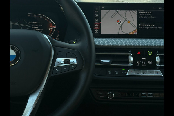 BMW 1-serie 118i High Executive | Camera | PDC | Carplay | Cruise Control |