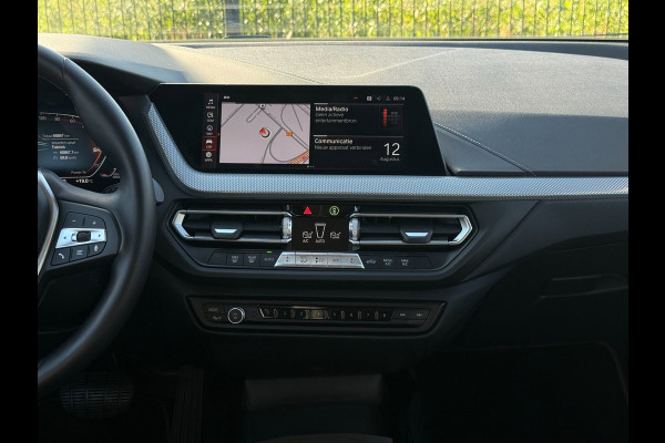 BMW 1-serie 118i High Executive | Camera | PDC | Carplay | Cruise Control |
