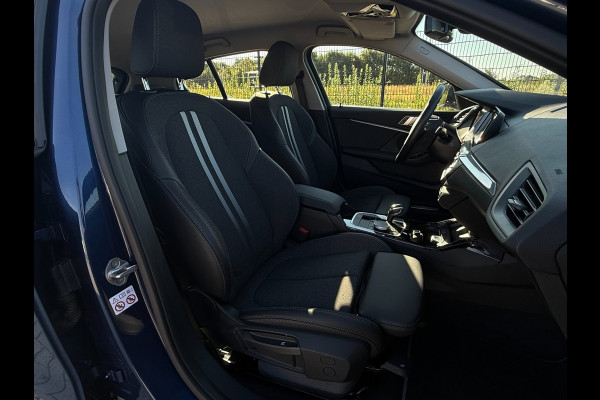 BMW 1-serie 118i High Executive | Camera | PDC | Carplay | Cruise Control |