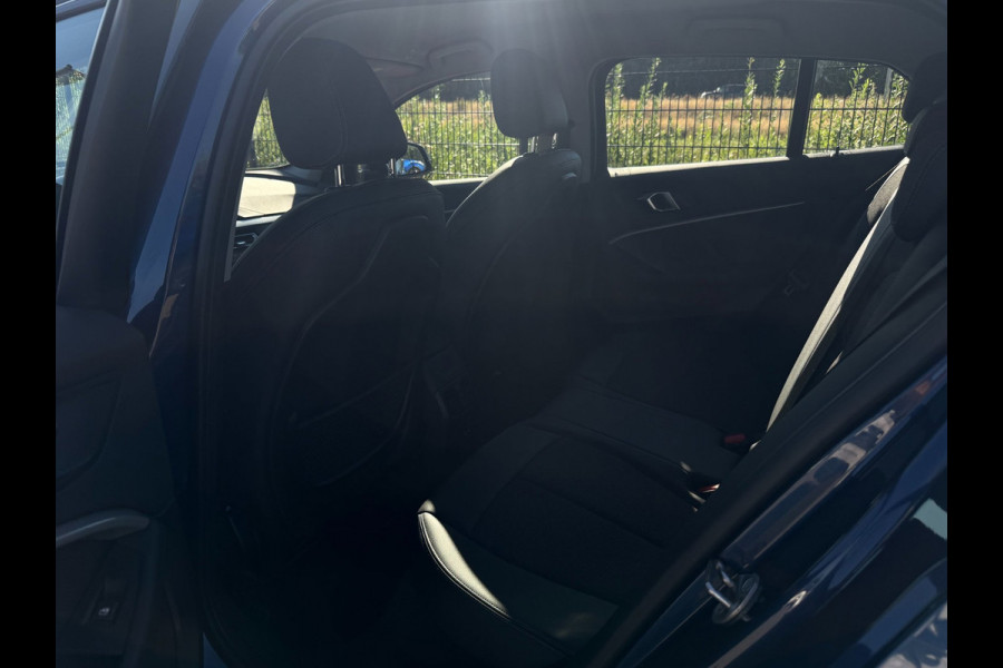 BMW 1-serie 118i High Executive | Camera | PDC | Carplay | Cruise Control |