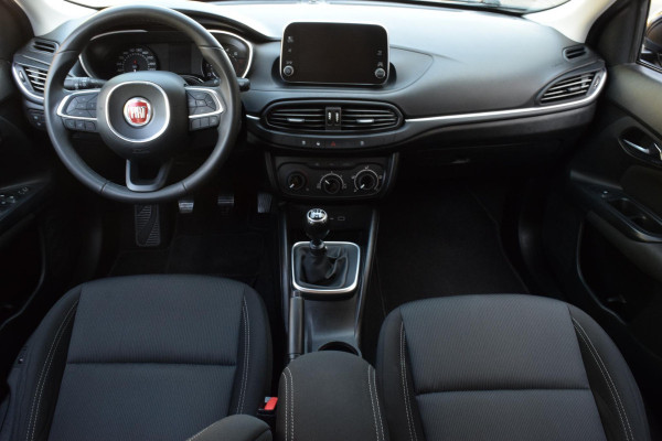 Fiat Tipo 1.4 T-Jet 16v|Carplay|Camera|Trekhaak|Rijklaar!