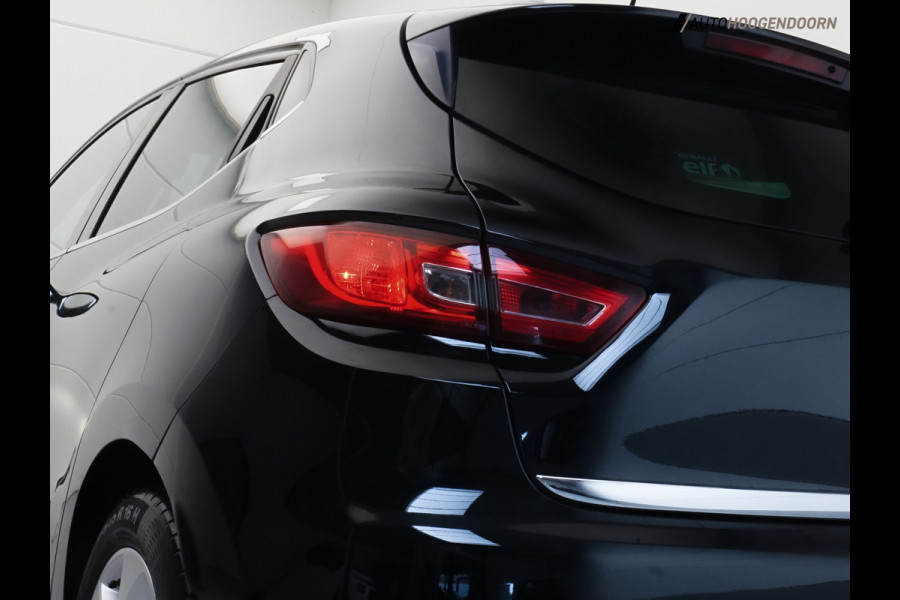 Renault Clio 0.9 TCe Limited Sport (NAVIGATIE,PARKEERSENSOREN,CRUISE,BASS REFLEX SOUNDSYSTEM,SPORTSTOELEN,LM-VELGEN,NIEUWE APK)