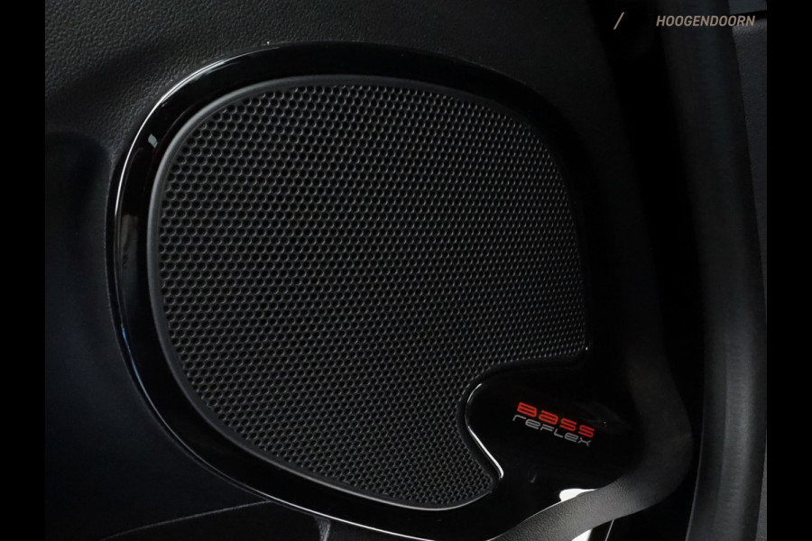 Renault Clio 0.9 TCe Limited Sport (NAVIGATIE,PARKEERSENSOREN,CRUISE,BASS REFLEX SOUNDSYSTEM,SPORTSTOELEN,LM-VELGEN,NIEUWE APK)