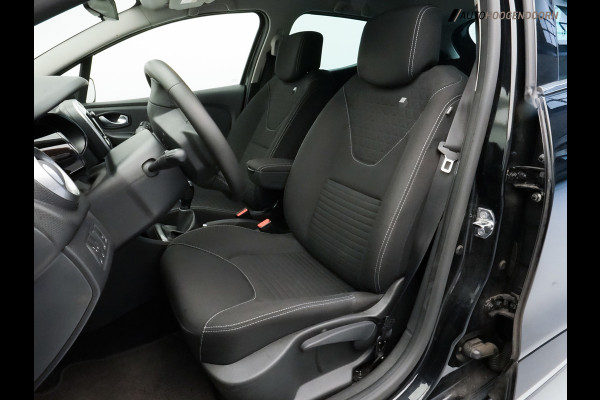 Renault Clio 0.9 TCe Limited Sport (NAVIGATIE,PARKEERSENSOREN,CRUISE,BASS REFLEX SOUNDSYSTEM,SPORTSTOELEN,LM-VELGEN,NIEUWE APK)