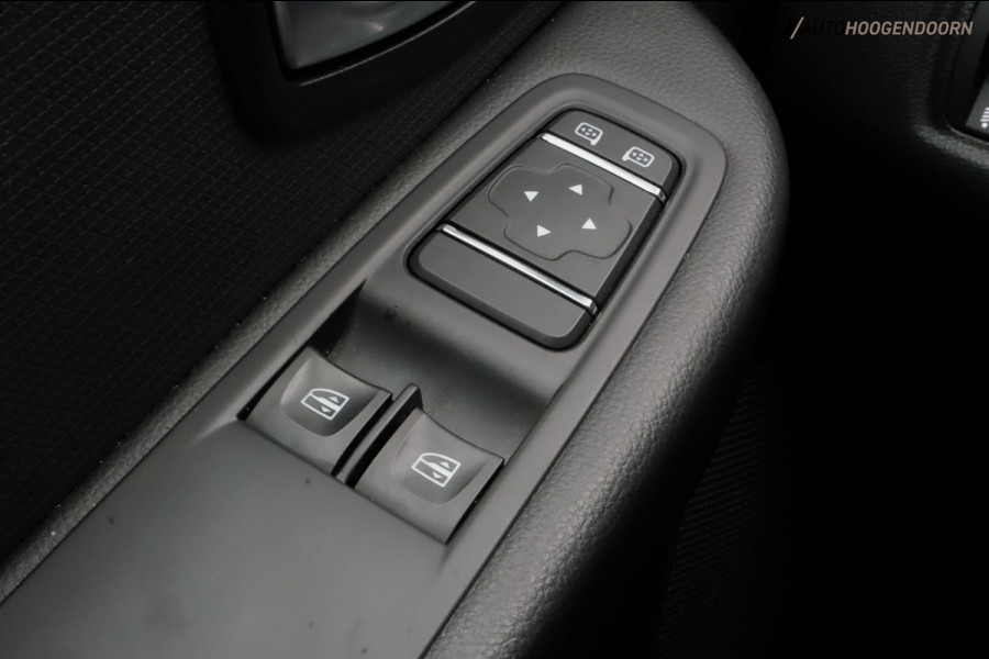 Renault Clio 0.9 TCe Limited Sport (NAVIGATIE,PARKEERSENSOREN,CRUISE,BASS REFLEX SOUNDSYSTEM,SPORTSTOELEN,LM-VELGEN,NIEUWE APK)