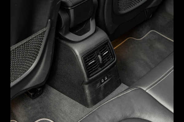 BMW X1 sDrive20i xLine - Pano - Trekhaak - Head-Up - Camera