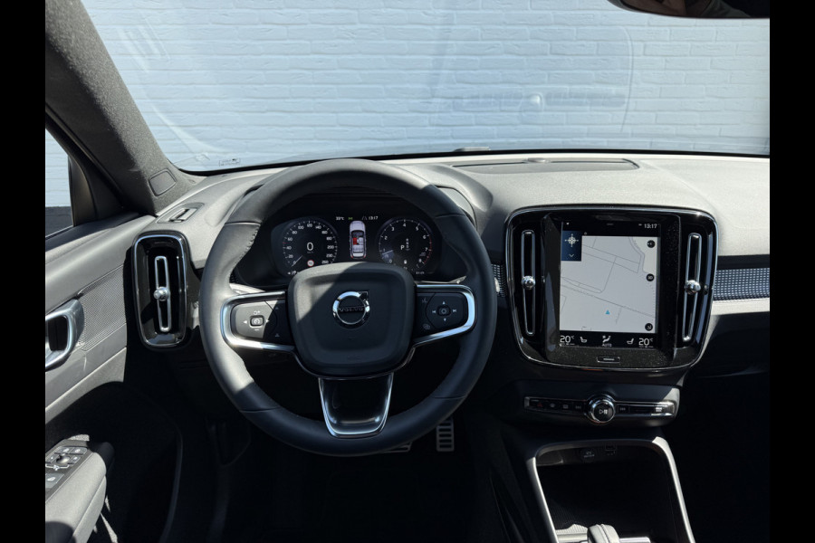 Volvo XC40 2.0 B4 R-Design | Pilot Assist | Bliss | Camera | CarPlay | 18 inch