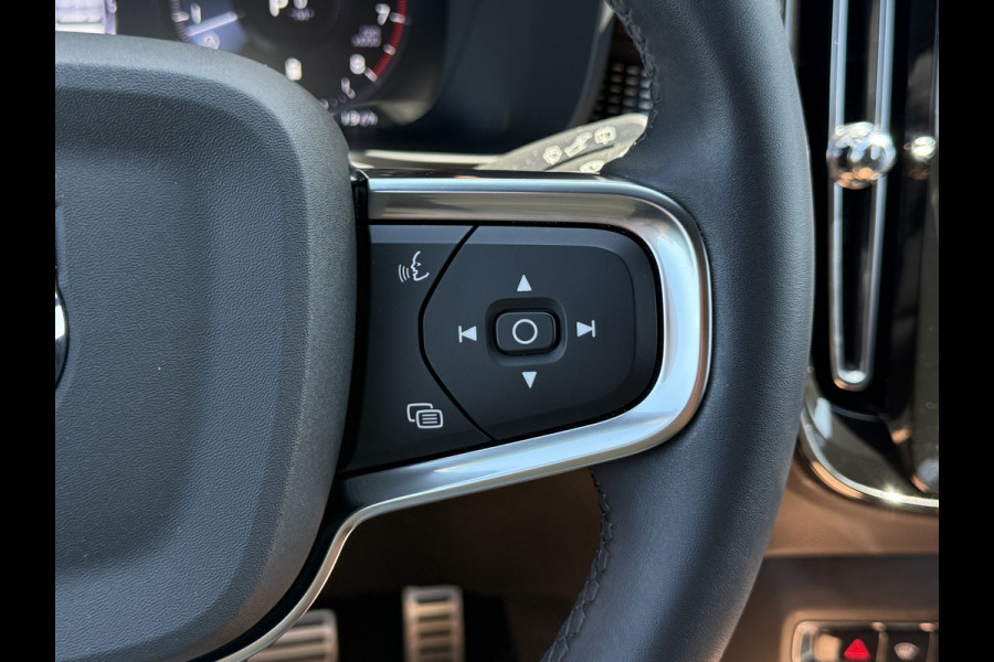Volvo XC40 2.0 B4 R-Design | Pilot Assist | Bliss | Camera | CarPlay | 18 inch
