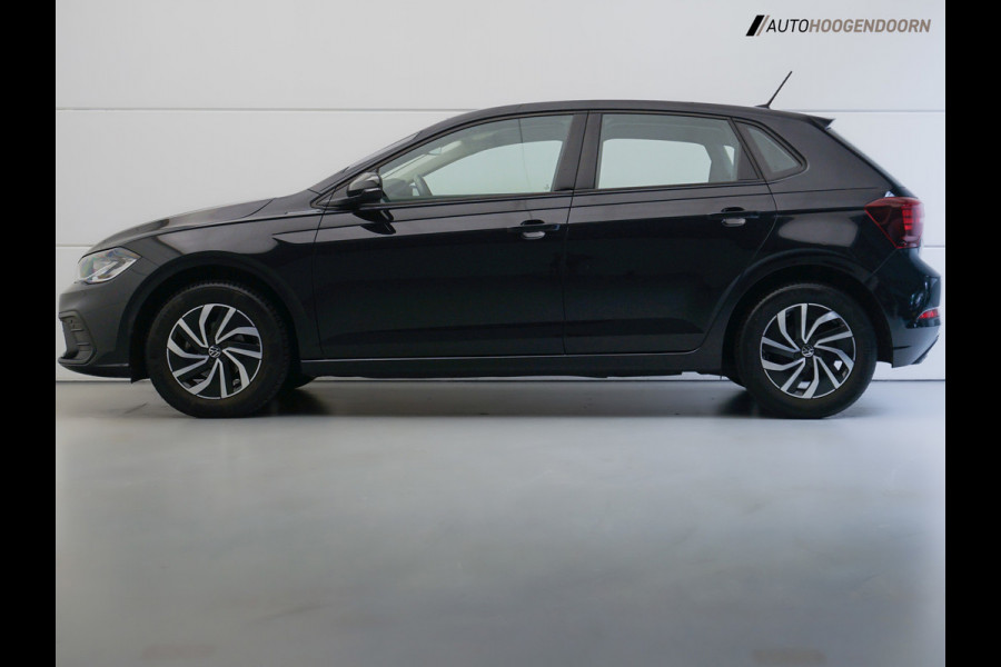 Volkswagen Polo 1.0 TSI Life Sport (APPLE CARPLAY,LED,DIGITAAL DISPLAY,CLIMATE,ADAPTIVE CRUISE,LM-VELGEN,TOPCONDITIE)