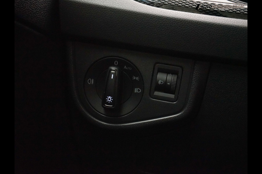 Volkswagen Polo 1.0 TSI Life Sport (APPLE CARPLAY,LED,DIGITAAL DISPLAY,CLIMATE,ADAPTIVE CRUISE,LM-VELGEN,TOPCONDITIE)