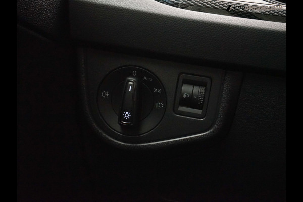 Volkswagen Polo 1.0 TSI Life Sport (APPLE CARPLAY,LED,DIGITAAL DISPLAY,CLIMATE,ADAPTIVE CRUISE,LM-VELGEN,TOPCONDITIE)