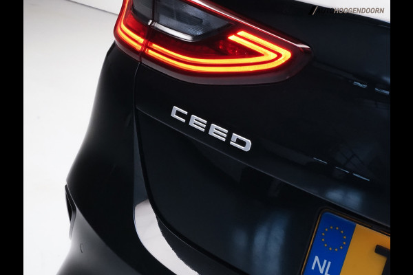 Kia Ceed 1.5 T-GDi MHEV DynamicLine Sport (APPLE CARPLAY,LED VERLICHTING,CAMERA,ADAPTIVE CRUISE,CLIMATE,TREKHAAK,LANE ASSIST)