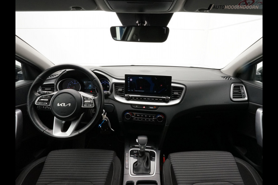 Kia Ceed 1.5 T-GDi MHEV DynamicLine Sport (APPLE CARPLAY,LED VERLICHTING,CAMERA,ADAPTIVE CRUISE,CLIMATE,TREKHAAK,LANE ASSIST)
