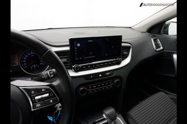 Kia Ceed 1.5 T-GDi MHEV DynamicLine Sport (APPLE CARPLAY,LED VERLICHTING,CAMERA,ADAPTIVE CRUISE,CLIMATE,TREKHAAK,LANE ASSIST)