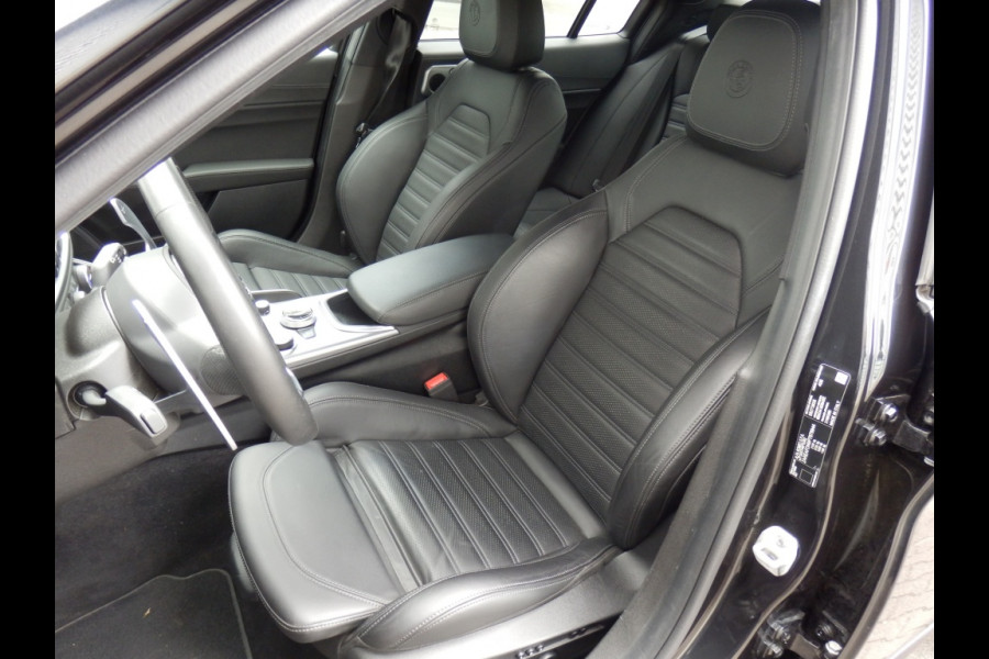 Alfa Romeo Giulia Veloce Q4 | 280 pk | Facelift | Harman I Leder Sportinterieur | Breedte s