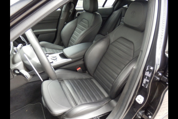 Alfa Romeo Giulia Veloce Q4 | 280 pk | Facelift | Harman I Leder Sportinterieur | Breedte s
