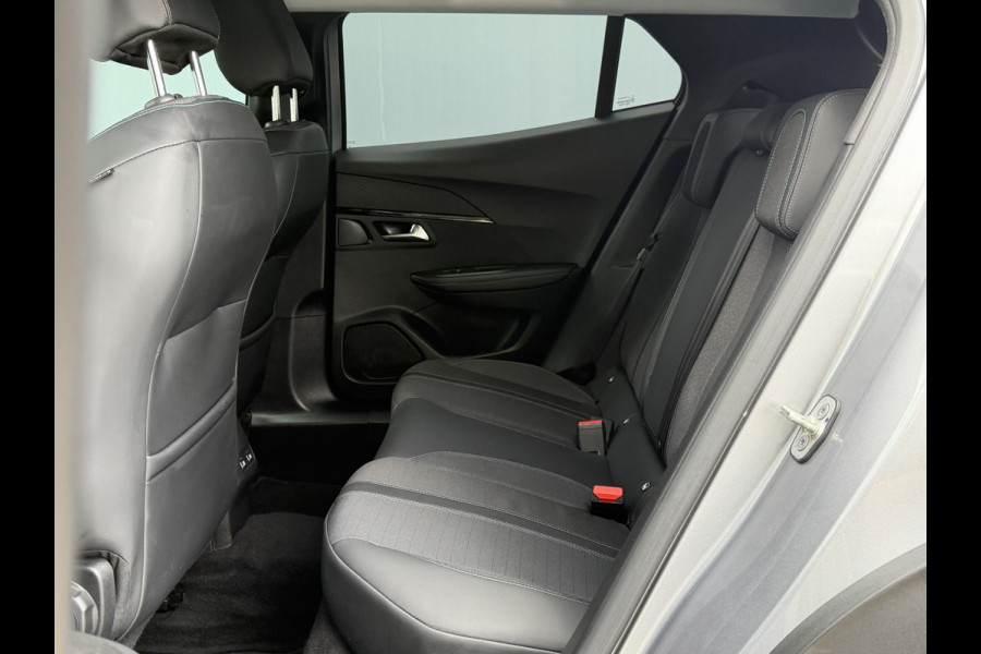 Peugeot e-2008 BWJ 10-2021 | SOH 88,1% EV 136PK Allure 50 kWh | CLIMA | CARPLAY | LEDER/STOF | PDC | STOELVERW | 17'' LMV |