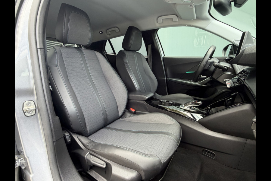 Peugeot e-2008 BWJ 10-2021 | SOH 88,1% EV 136PK Allure 50 kWh | CLIMA | CARPLAY | LEDER/STOF | PDC | STOELVERW | 17'' LMV |