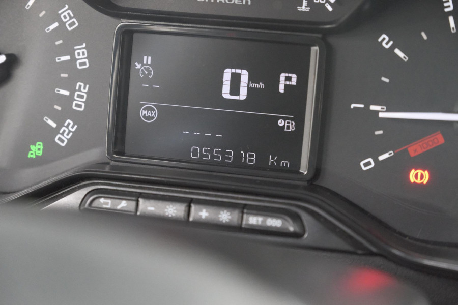Citroën C3 PureTech 110 EAT6 Business | Trekhaak | Camera | Dodehoekdetectie | Navigatie | Climate Control