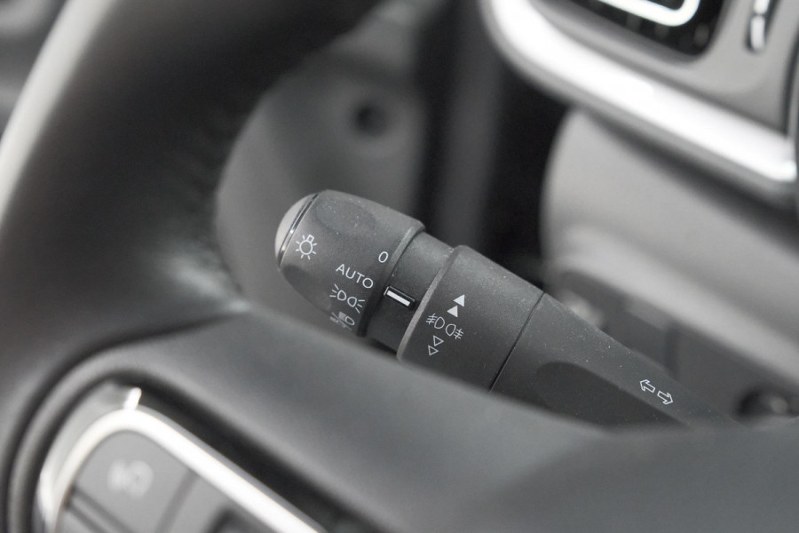Citroën C3 PureTech 110 EAT6 Business | Trekhaak | Camera | Dodehoekdetectie | Navigatie | Climate Control