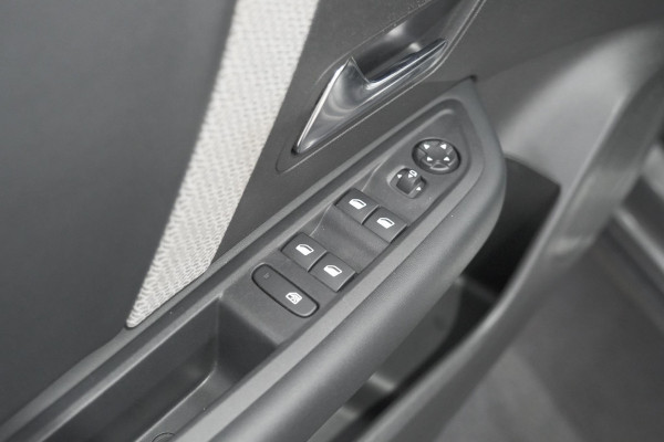 Citroën C4 Puretech 130 Feel Pack | Head-Up Display | Camera | Navigatie | Keyless Entry