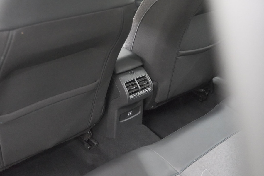 Citroën C4 Puretech 130 Feel Pack | Head-Up Display | Camera | Navigatie | Keyless Entry