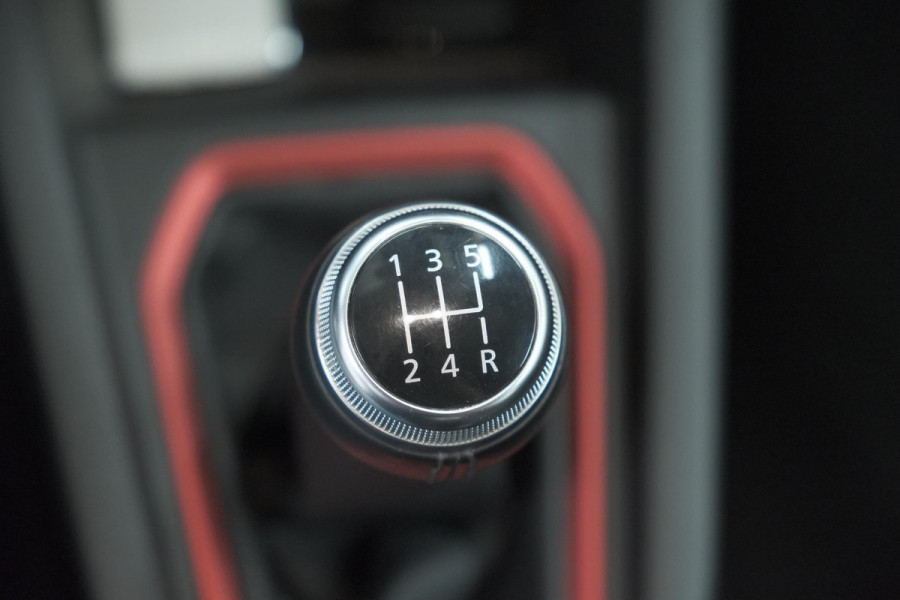 Renault Clio TCe 100 Zen | R.S. Line Pack | Allseason Banden | Apple Carplay | Parkeersensoren