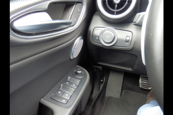 Alfa Romeo Giulia Veloce Q4 | 280 pk | Facelift | Harman I Leder Sportinterieur | Breedte s