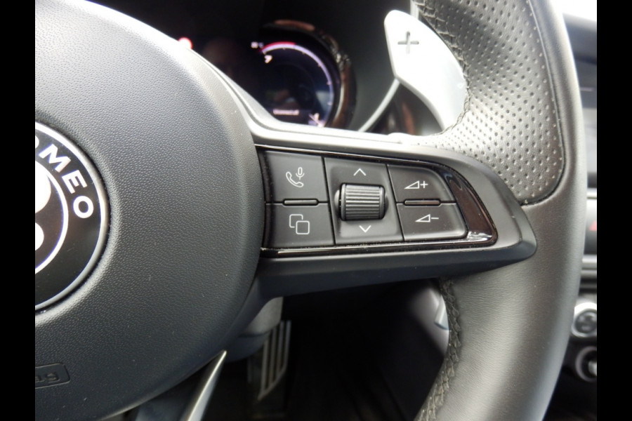 Alfa Romeo Giulia Veloce Q4 | 280 pk | Facelift | Harman I Leder Sportinterieur | Breedte s