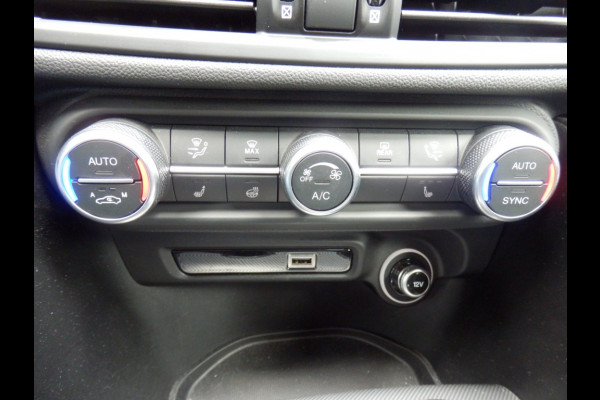 Alfa Romeo Giulia Veloce Q4 | 280 pk | Facelift | Harman I Leder Sportinterieur | Breedte s