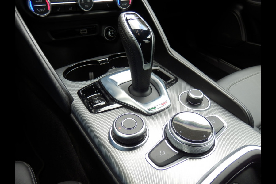Alfa Romeo Giulia Veloce Q4 | 280 pk | Facelift | Harman I Leder Sportinterieur | Breedte s