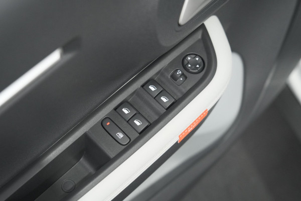Citroën ë-C3 Max 113pk 44 kWh | 11 KW Lader | 96% SOH | Camera | Navigatie | Parkeersensoren