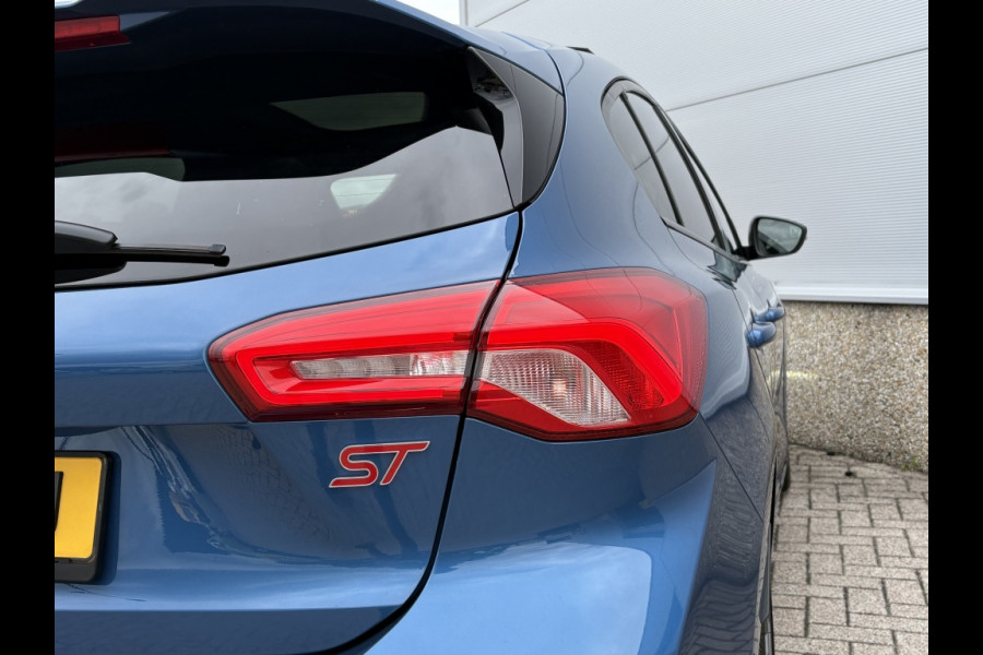Ford Focus 2.3 EcoBoost ST-3 DEALERONDERHOUDEN! NAP! PANODAK!