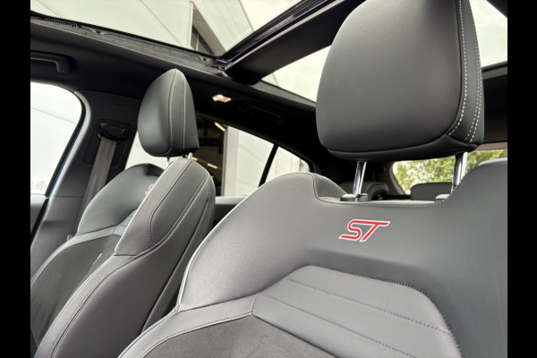 Ford Focus 2.3 EcoBoost ST-3 DEALERONDERHOUDEN! NAP! PANODAK!