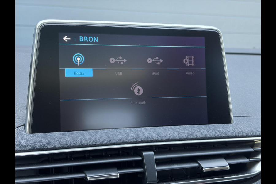 Peugeot 3008 1.2 PureTech Allure Distributieriem vv in 2025 l Pano l 360°Camera l Carplay l Dealer Onderhouden l Navi l Halfleder l Pdc l Keyless l 131pk l 6 Bak l Apk tot 12-2026