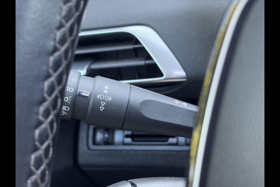 Peugeot 3008 1.2 PureTech Allure Distributieriem vv in 2025 l Pano l 360°Camera l Carplay l Dealer Onderhouden l Navi l Halfleder l Pdc l Keyless l 131pk l 6 Bak l Apk tot 12-2026
