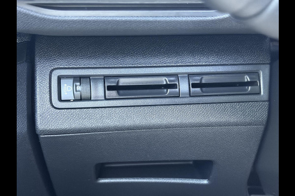 Peugeot 3008 1.2 PureTech Allure Distributieriem vv in 2025 l Pano l 360°Camera l Carplay l Dealer Onderhouden l Navi l Halfleder l Pdc l Keyless l 131pk l 6 Bak l Apk tot 12-2026