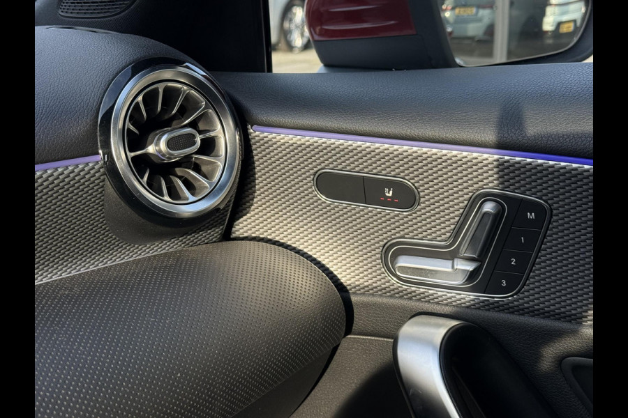 Mercedes-Benz A-Klasse 250e Aut Hybrid AMG Sport Limited | Sfeer | SoH 98% | Trekhaak orig | Panorama |
