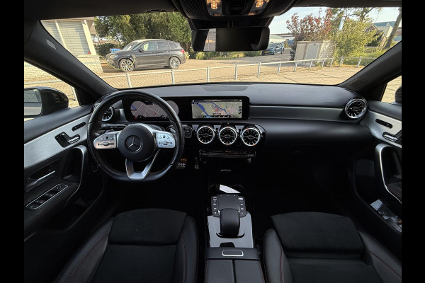 Mercedes-Benz A-Klasse 250e Aut Hybrid AMG Sport Limited | Sfeer | SoH 98% | Trekhaak orig | Panorama |