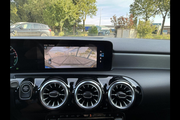 Mercedes-Benz A-Klasse 250e Aut Hybrid AMG Sport Limited | Sfeer | SoH 98% | Trekhaak orig | Panorama |