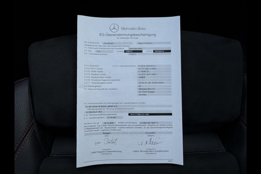 Mercedes-Benz A-Klasse 250e Aut Hybrid AMG Sport Limited | Sfeer | SoH 98% | Trekhaak orig | Panorama |