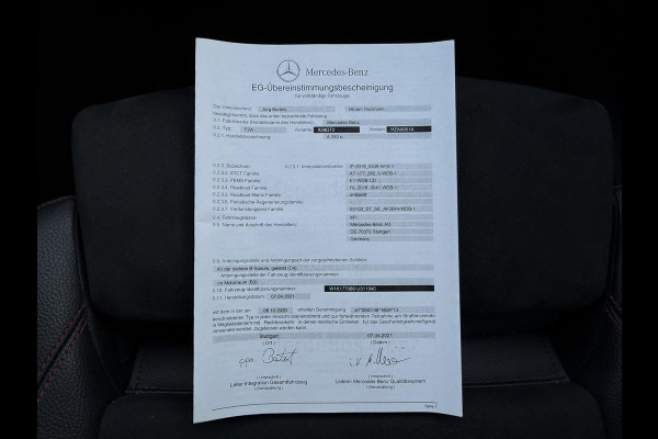 Mercedes-Benz A-Klasse 250e Aut Hybrid AMG Sport Limited | Sfeer | SoH 98% | Trekhaak orig | Panorama |
