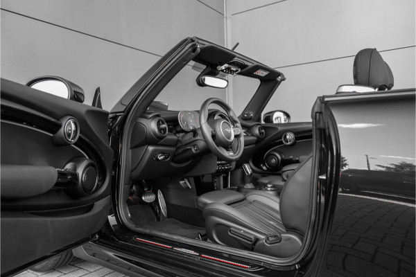 MINI Cabrio 2.0 John Cooper Works HUD H&K ACC Stuurwielverw Camera 18"