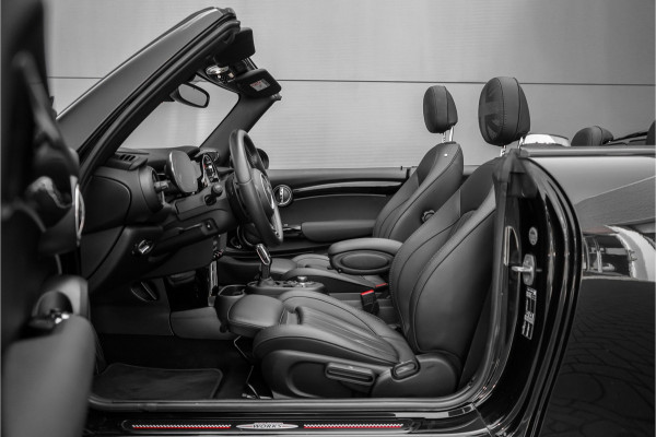 MINI Cabrio 2.0 John Cooper Works HUD H&K ACC Stuurwielverw Camera 18"