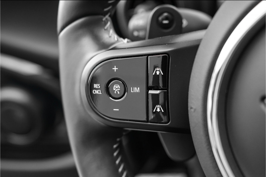 MINI Cabrio 2.0 John Cooper Works HUD H&K ACC Stuurwielverw Camera 18"