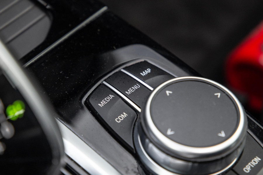 BMW X3 xDrive30e Executive BLACK LINE / PANORAMA DAK / CARPLAY / LEER / STOELVERWARMING / CAMERA