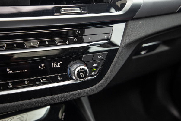 BMW X3 xDrive30e Executive BLACK LINE / PANORAMA DAK / CARPLAY / LEER / STOELVERWARMING / CAMERA