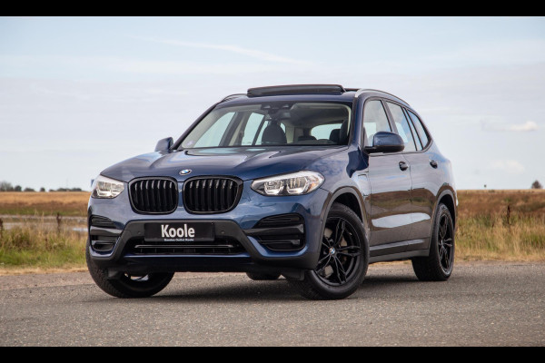 BMW X3 xDrive30e Executive BLACK LINE / PANORAMA DAK / CARPLAY / LEER / STOELVERWARMING / CAMERA