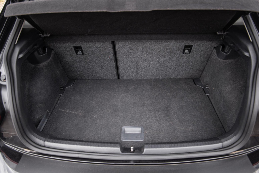 Volkswagen Polo 1.0 TSI Highline R-LINE / CARPLAY / NAVI / ZWART / 5 DEURS